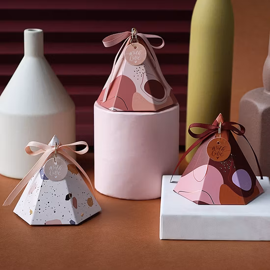 Automatische kleine kindersichere rechteckige Geschenkbox aus Papier für die Papierschachtelherstellungsmaschine für Karten-/Süßigkeiten-/Kleinspielzeugverpackungen